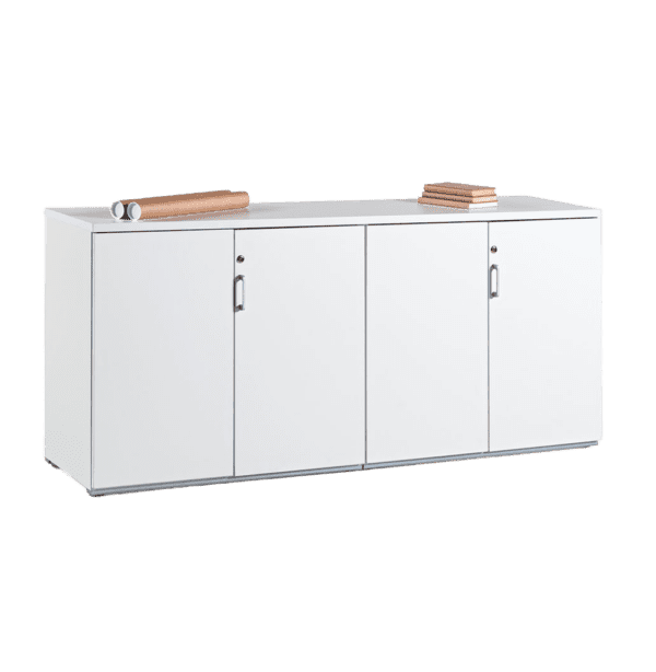 Configuration d'armoires modulaires dans un bureau moderne