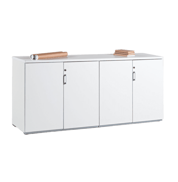 Configuration d'armoires modulaires dans un bureau moderne